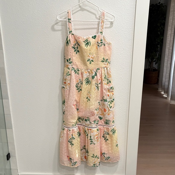 Avara Dresses & Skirts - Avara sage dress. Size medium.